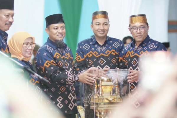 Gubernur Sulawesi Selatan Andi Sudirman Resmi Membuka STQH XXIII di Lutra