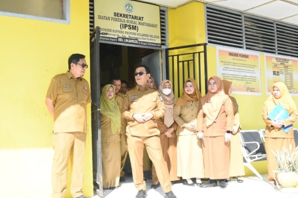 Bupati Suwardi Pantau Langsung Sejumlah Instansi, Pastikan Pelayanan Publik Berjalan Optimal di Soppeng