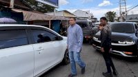 Geram Lihat Pengendara Lawan Arus, Wali Kota Munafri Turun Langsung Atasi Kemacetan di Jalan Leimena
