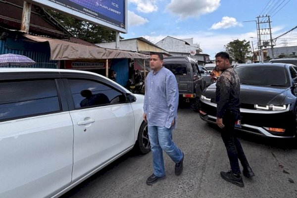 Geram Lihat Pengendara Lawan Arus, Wali Kota Munafri Turun Langsung Atasi Kemacetan di Jalan Leimena