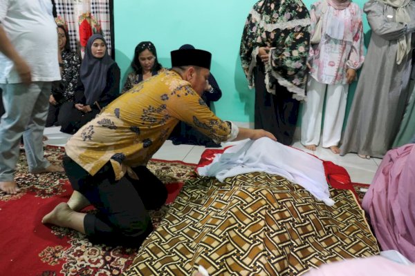 Bupati Lutim Ibas Doakan dan Lepas Kepergian Dua Warga Towuti