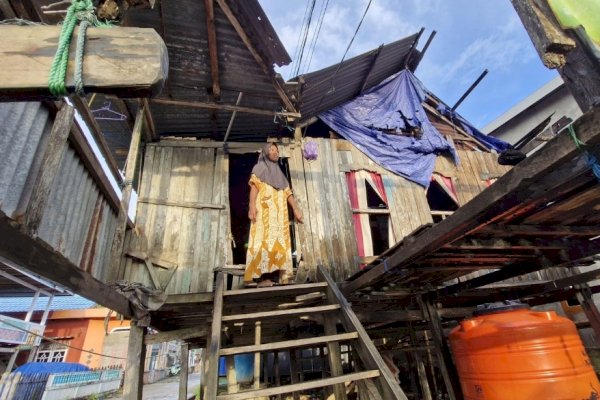 Bupati Maros Chaidir Syam Siap Bedah Rumah Warga Panaikang yang Viral