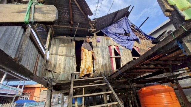 Bupati Maros Chaidir Syam Siap Bedah Rumah Warga Panaikang yang Viral