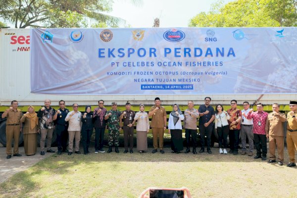 Bupati Bantaeng Uji Nurdin Lepas Ekspor Perdana Komoditi Gurita ke Meksiko