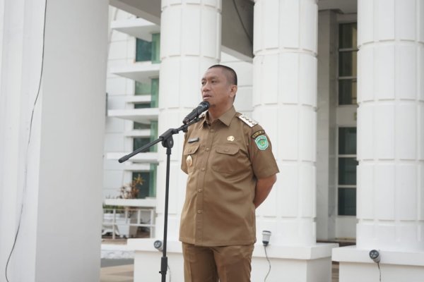 Bupati Lutim Ibas Tegaskan Pentingnya Kedisplinan Atribut Pakaian