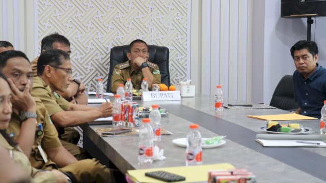 Bupati Irwan Ikuti Secara Virtual Raker dan RDP Komisi II DPR RI Bersama Mendagri.