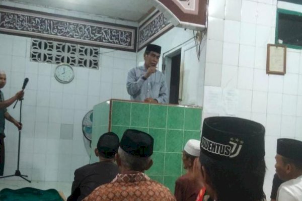 Ketua DPRD Barru Lakukan Safari Ramadhan di Mesjid Nuru Taubah Kajuara