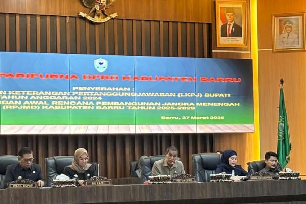 Ketua DPRD Barru Pimpinan Rapat Paripurna Penyerahan LKPJ 2024 dan Ranwal RPJMD 2025-2029