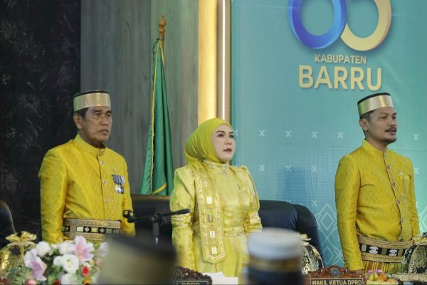 Ketua DPRD Syamsuddin Muhiddin Pimpin Rapat Paripurna Peringatan HUT ke-65 Barru