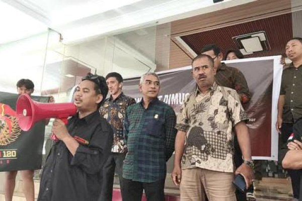 DPRD Makassar Terima Peserta Unjuk Rasa soal Dugaan Praktik LGBT di THM Helens Play