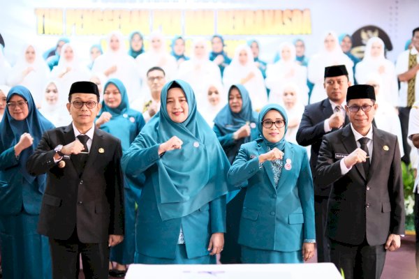 Bupati Soppeng Lantik Pengurus TP PKK dan Dekranasda Soppeng Masa Bakti 2025-2030