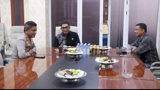 Kapolres Pangkep Silaturahmi dengan Ketua DPRD Haris Gani.