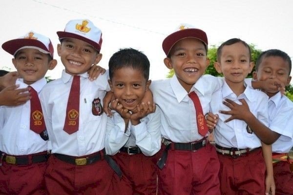 MK Putuskan SD SMP Wajib Gratis Termasuk Sekolah Swasta, Ini Respons Mendikdasmen