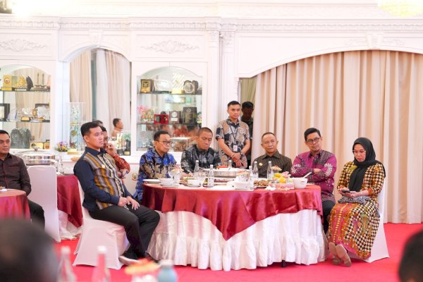 Gubernur Sulsel Gelar Makan Malam Persiapan RUPS, Bupati Soppeng Hadir dan Sampaikan Dukungan