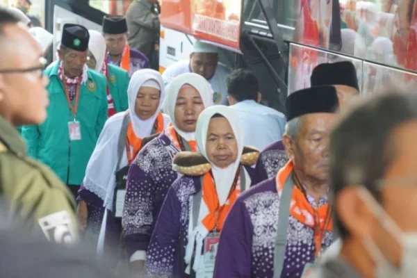 Menteri Agama Lepas Keberangkatan Jemaah Calon Haji 2025: Persiapan di Tanah Suci Telah Siap