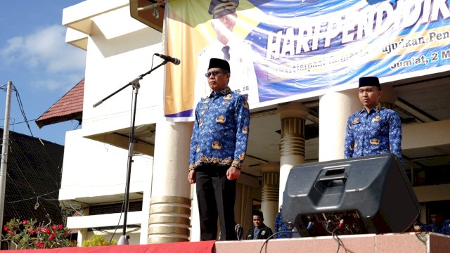 Wabup Soppeng Selle Pimpin Langsung Upacara Peringatan Hardiknas ke-37 Tahun 2025.