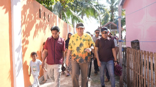 Wali Kota Makassar, Munafri Arifuddin mengisi akhir pekan atau hari liburnya dengan melakukan kunjungan ke empat Pulau terluar Makassa.