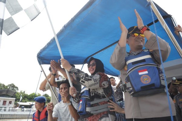 Wabup Lutim Puspawati Buka Lomba Perahu Dayung, 23 Tim Siap Berkompetisi