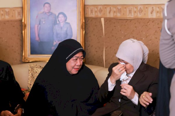 Aliyah Mustika Ilham Saksikan Langsung Pelepasan Jenazah Komjen (Purn) Jusuf Manggabarani ke Jakarta