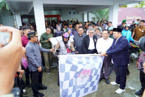 Ketua Komisi II DPR, Bawaslu, dan KPU RI Pantau-Lepas Logistik PSU Pilkada Palopo