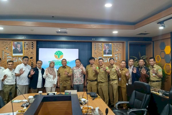 Bupati Lutim Ibas Rapat Strategis Bersama Kementerian Kehutanan RI