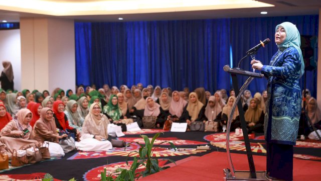 Wakil Wali Kota Makassar, Aliyah Mustika Ilham menghadiri acara Bincang Keluarga yang digelar Badan Kontak Majelis Taklim (BKMT) Makassar.