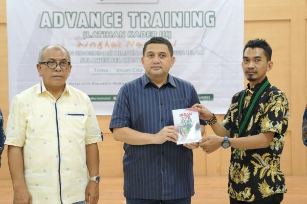 Wali Kota Munafri Tekankan Kerja Keras Motivasi Kader HMI Badko Sulsel