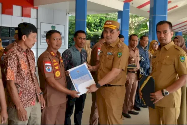 Pemkab Maros Serahkan Badan Hukum Koperasi Merah Putih ke 22 Desa dan Kelurahan