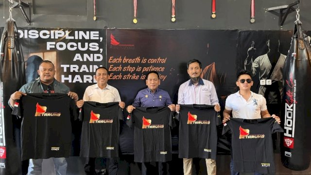 Ketua KONI Makassar, Ismail, menghadiri acara syukuran dan grand opening Camp Petarung, pusat pelatihan MMA.