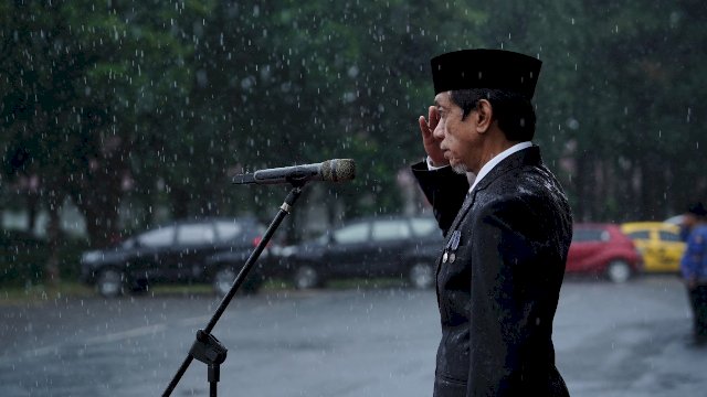 Wabup Pangkep Rahman Assegaf Pimpin upacara Harkitnas 2025.