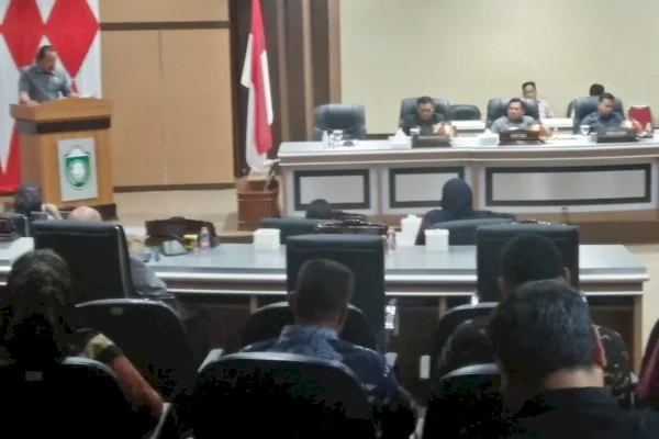 Wawali Hermanto Cek Kehadiran Kepala OPD dalam Rapat Paripurna DPRD Parepare