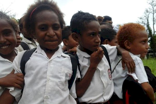 MK Putuskan Pendidikan Dasar Gratis, Kapan Realisasi?