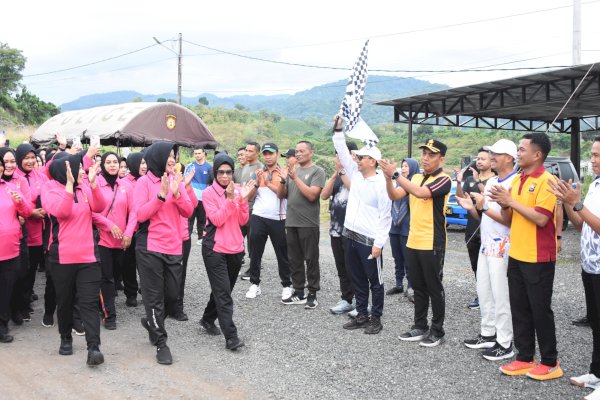 Sekitar 500 Peserta Ikuti Jalan Santai Perayaan Hari Bhayangkara ke-79 di Soppeng