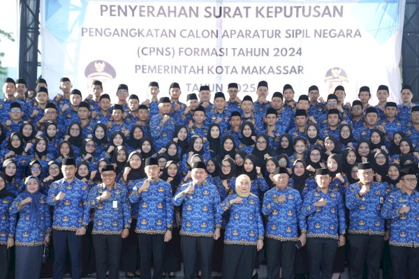 Serahkan SK CPNS 2024, Munafri Tekankan Pengabdian Pelayanan Kepada Masyarakat