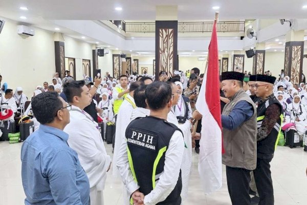 Kloter Terakhir Embarkasi Makassar Diberangkatkan ke Tanah Suci