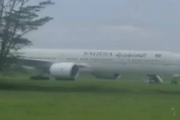 Terima Ancaman Bom, Pesawat Saudi Airlines Mendarat Darurat di Kualanamu