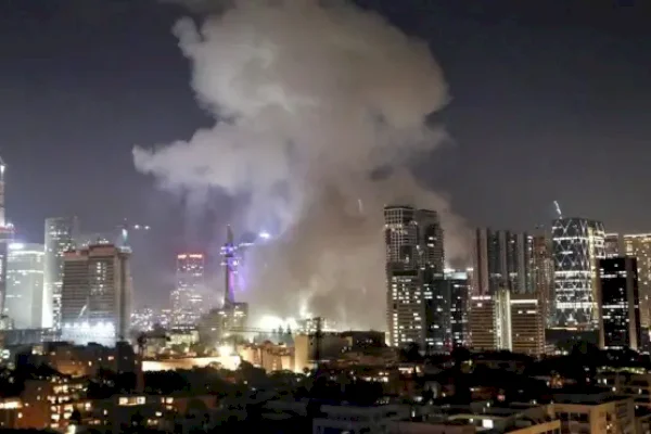 Iran Balas Serangan Israel, Gempur Tel Aviv dengan Rudal Balistik