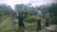 Lakukan Pengerukan Irigasi, Warga Karondang Apresiasi Anggota DPRD Lutra Heriansyah Efendi&nbsp;