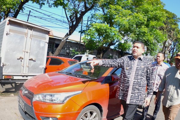 Wali Kota Munafri Sidak Pasar Pabaeng-baeng, Tegur Jukir dan Tertibkan Pedagang di Bahu Jalan