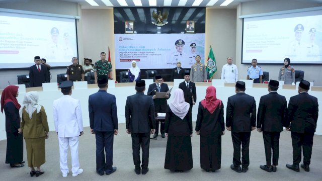 Wali Kota Makassar, Munafri Arifuddin, melantik sejumlah pejabat lingkup Pemkot Makassar.