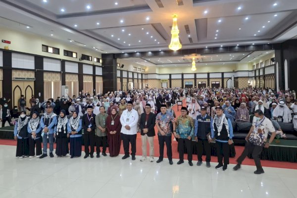 Jemaah Haji Lutim Tiba di Tanah Air, Disambut Hangat di Asrama Haji Sudiang