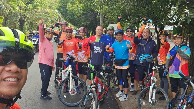 Komunitas sepeda Bukit Baruga "Bicycle Andalas Doang".
