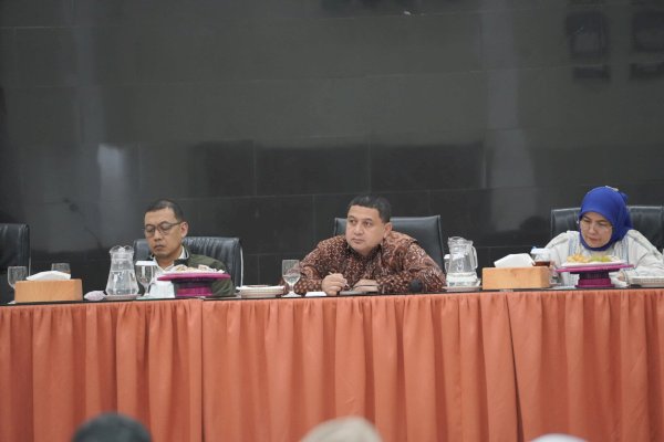 Munafri- Aliyah Gagas Revolusi Pengelolaan Sampah dari Rumah ke Sekolah