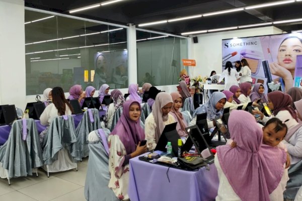 CitraCosmetic dan Somethinc Gelar Make Up Class Bersama MUA Kinanty Karina