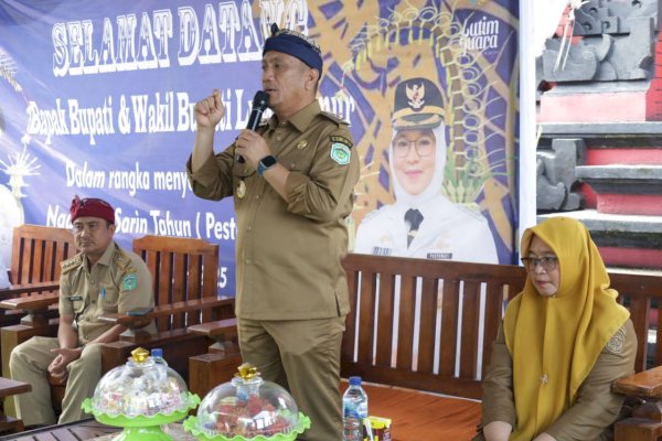 Panen Melimpah, Bupati Lutim Ibas Apresiasi Tradisi Ngaturan Sarin Tahun di Desa Benteng