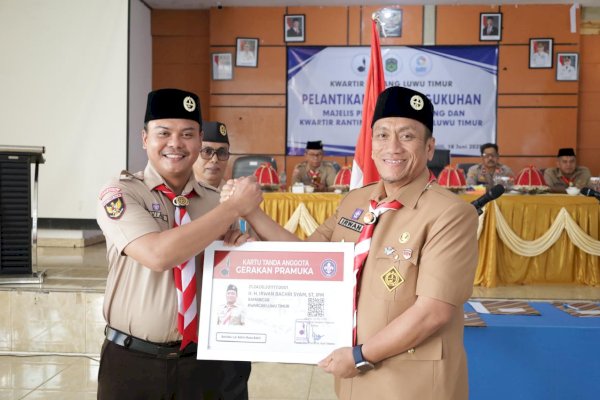 Untuk Pertama Kalinya, Bupati Ibas Lantik Pengurus Pramuka Lutim Secara Bersamaan