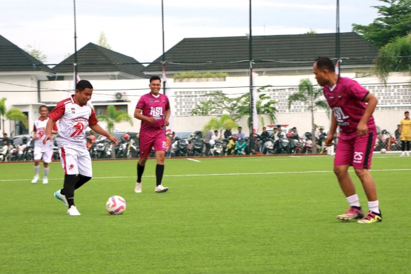 Tasming Hamid Cetak Gol, Forkopimda FC Kalahkan Media FC di Laga Pembuka Turnamen Mini Soccer Bhayangkara