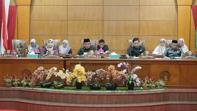 Wakil Bupati Sidrap, Nurkanaah, hadiri rapat paripurna DPRD Sidrap.