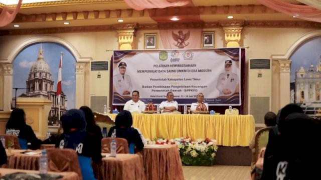 Bupati Lutim Irwan Buka Pelatihan UMKM, Siapkan Pasar dan Dana Hingga Rp50 Juta