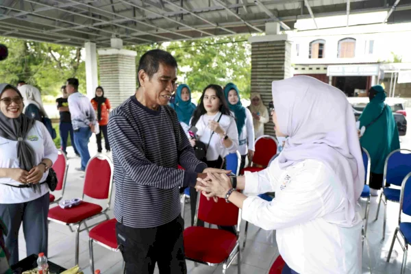 Ketua DPRD Syamsuddin Muhiddin Berikan Dukungan Gerakan Pangan Murah di Barru 
